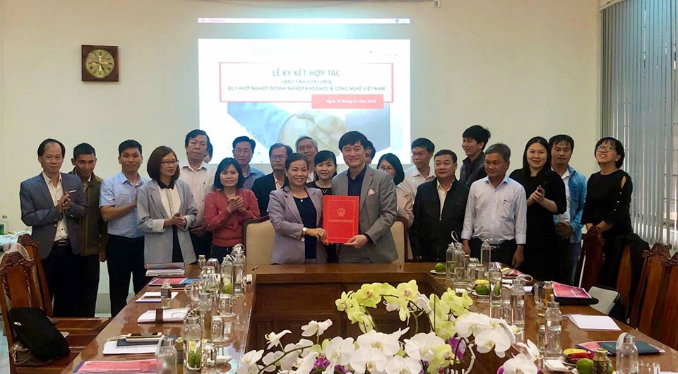 UBND tỉnh Kon Tum tổ chức Lễ ký kết Biên bản hợp tác với Quỹ khởi nghiệp Doanh nghiệp Khoa học và Công nghệ Việt Nam (SVF)
